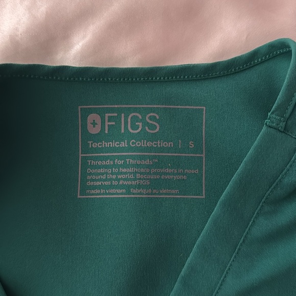 Figs Women's Hunter Green Catarina One-Pocket Scrub Top Size Small - Picture 3 of 3